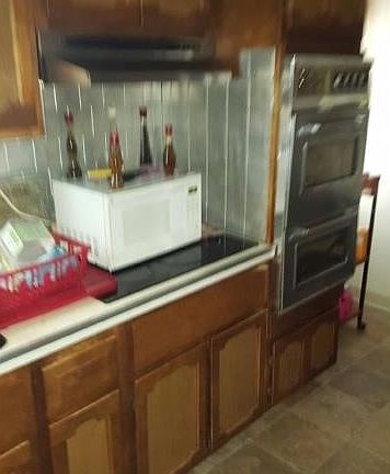 2nd image of 14501 Kingsford Ave