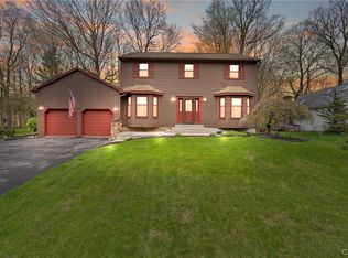 4527 Lamplighter Ln, Manlius, NY 13104