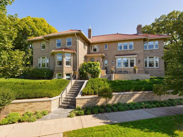 2119 E Lake Of The Isles Pkwy, Minneapolis, MN 55405