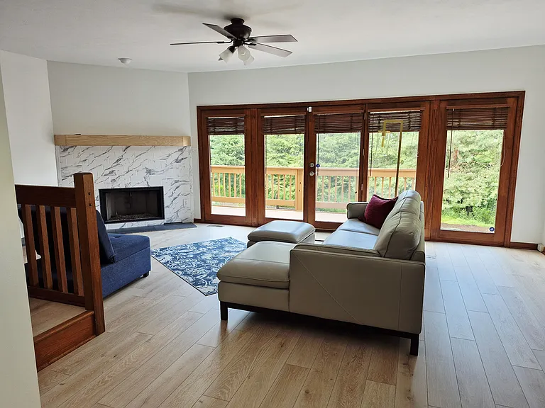 1589 Stone Mansion Dr — Photo 7