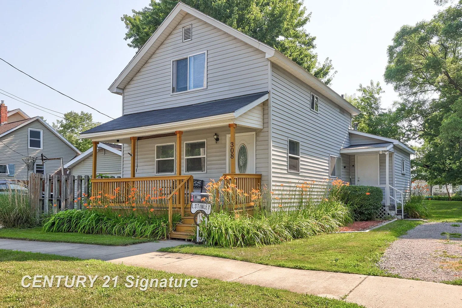 308 Aplin St photo 1