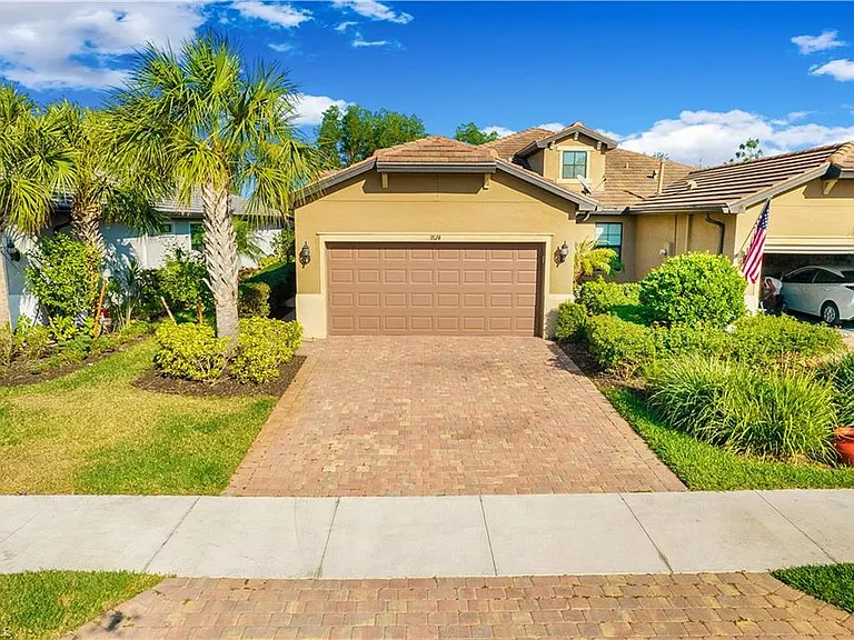 7674 Jacaranda Ln — Photo 25