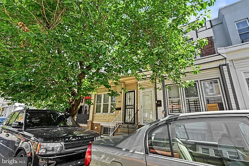 950 E Russell St Photo 1