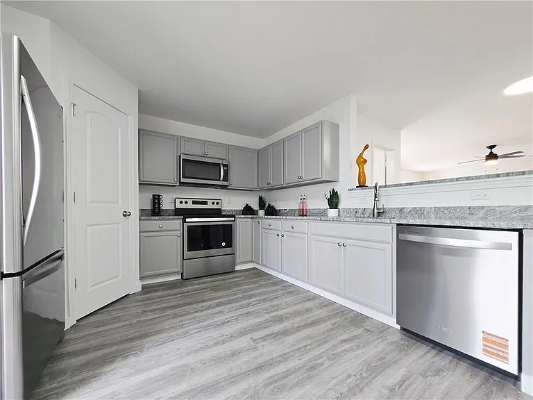 2529 Piering Dr — Photo 26