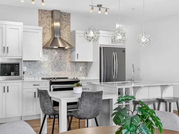 30 N Walgrove Walk SE #218, Calgary, AB T2X 4M9