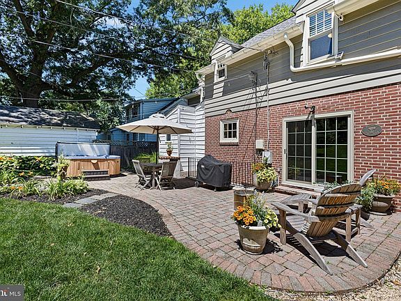 3rd image of 11 Wier Ave