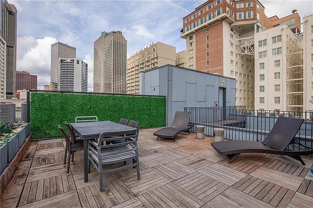 221 Chartres St #302 — Photo 12