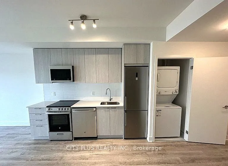 185 Deerfield Rd #601 — Photo 2