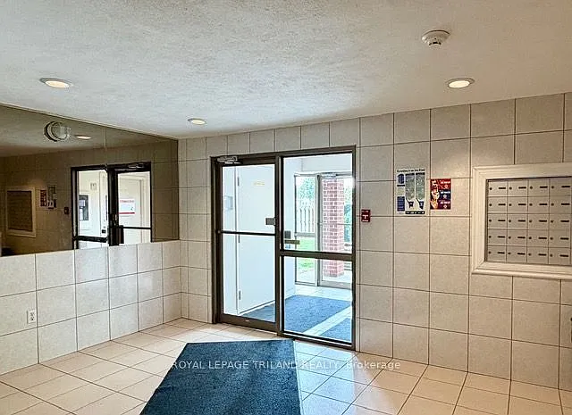 3 bed, $1,900 — Photo 3