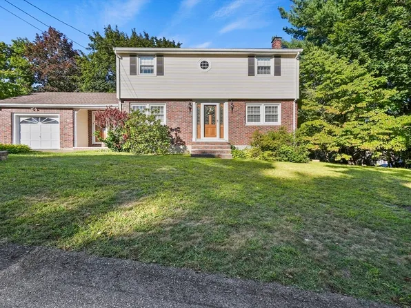 198 Trull Ln E, Lowell, MA 01852