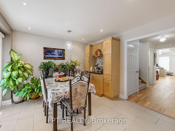 2nd image of 3040 Bentley Dr