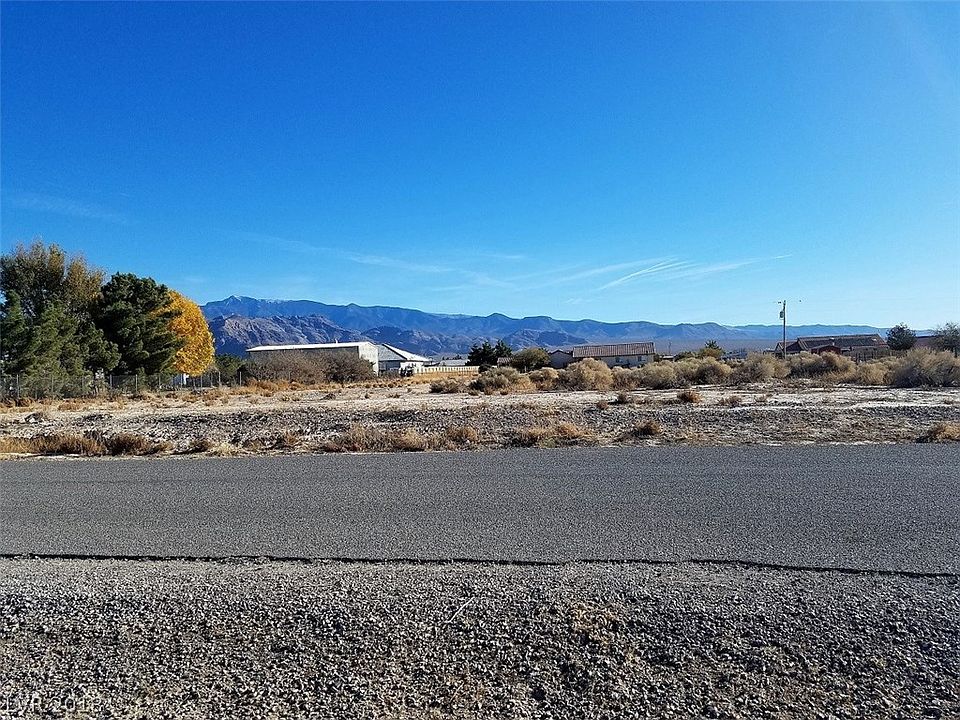 2nd image of 3861 S Sagebrush Ave