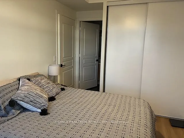 438 Richmond St W #401 — Photo 9
