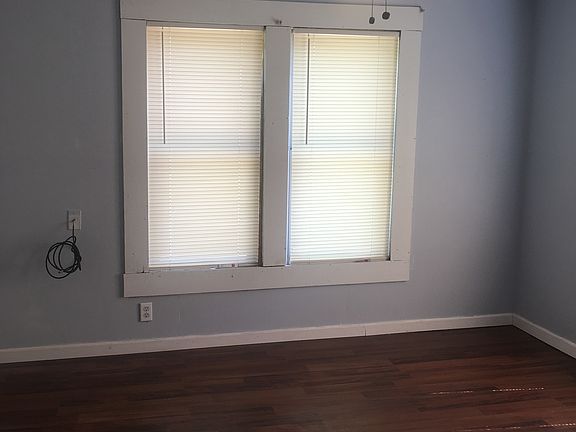 Front bedroom 