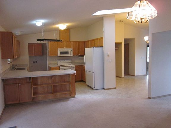 Kitchen/Dining Area