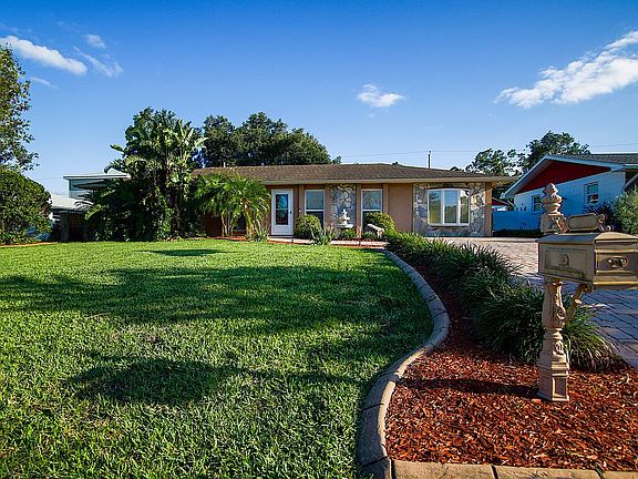 2nd image of 2819 Christie Ln