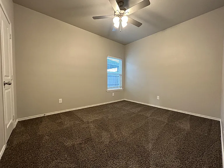 5843 Itasca St — Photo 10