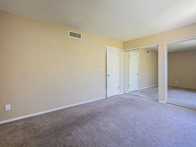 2 bedroom 1.5 bathroom in the heart of Phoenix — Photo 22