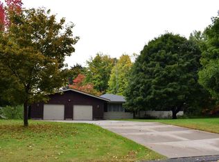 127 Aspen Dr, Marquette, MI 49855