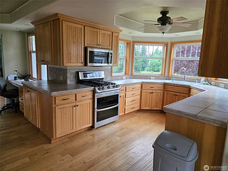 20001 Marine Dr NW — Photo 8