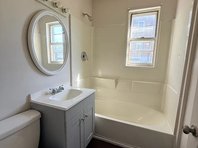 1147 Holland St #B — Photo 7