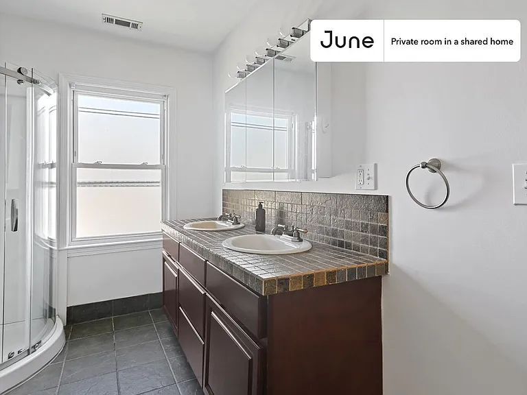 30 Royal St #A — Photo 11