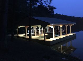 1077 Cliffs Edge Rd, East Bernstadt, KY 40729