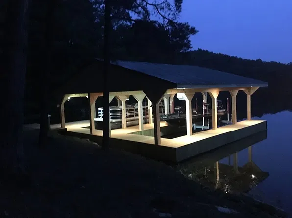 1077 Cliffs Edge Rd, East Bernstadt, KY 40729