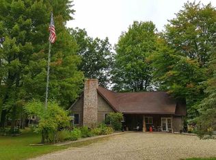 1077 S Dickenson Rd, Shepherd, MI 48883