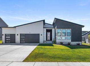 403 N Pinnacle Ct, Saratoga Springs, UT 84045