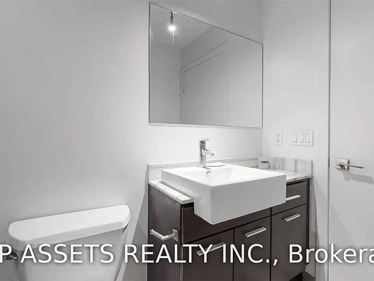 770 Bay St #1202 — Photo 15