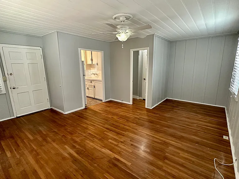 4561-4565 Altadena Ave — Photo 6