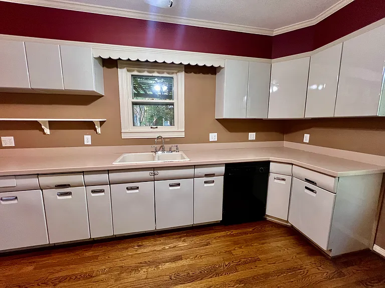 531 S Dallas Ave — Photo 7