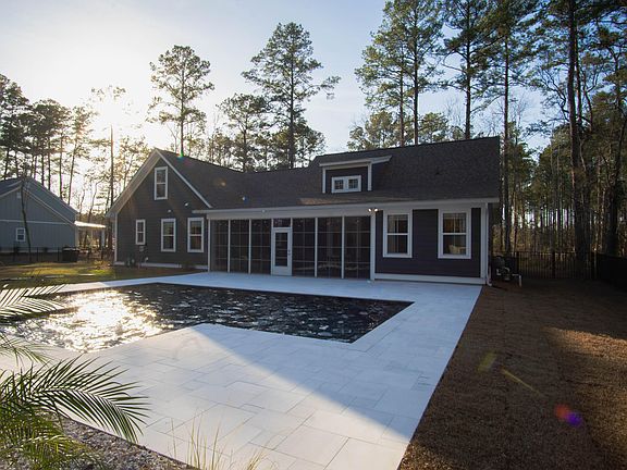 3rd image of 424 Myers Mayo Rd