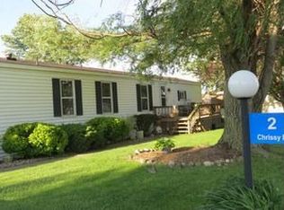 2 Chrissy Dr, Sandwich, IL 60548