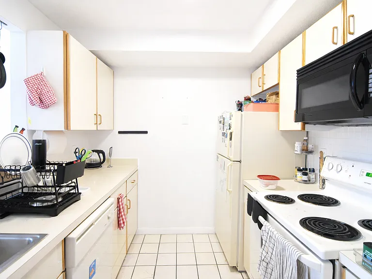 72 Euston Rd #308 — Photo 6