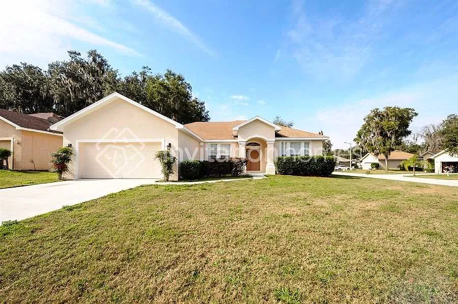 5352 Oxford Manor Cir