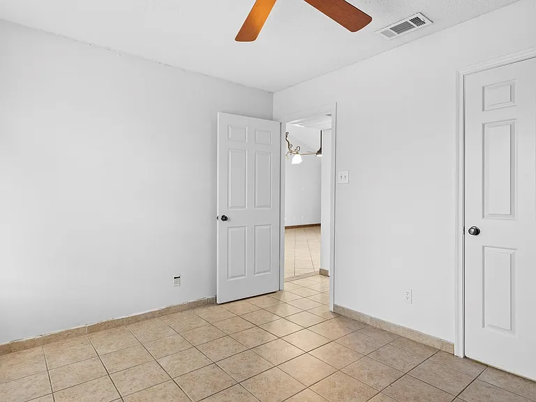 4212 Medical Dr #306 — Photo 10