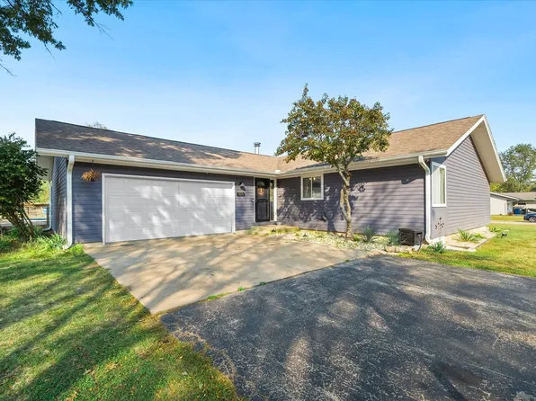 750 Forest Park Dr, Dixon, IL 61021