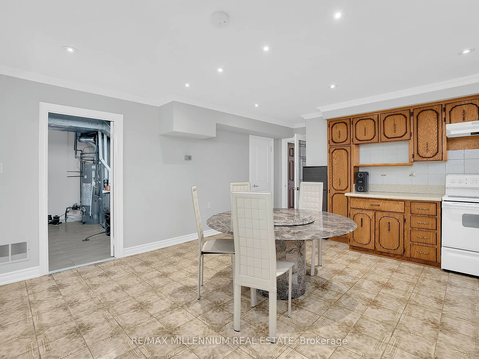 1 bed, $2,000 — Photo 4