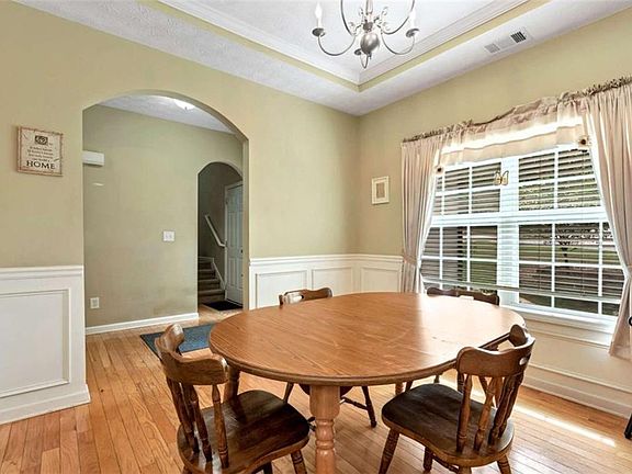 4th image of 232 Cypress Dr