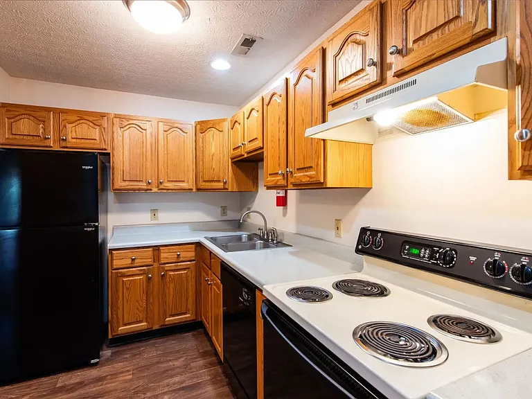 Autumn Ridge Apartments — Photo 25