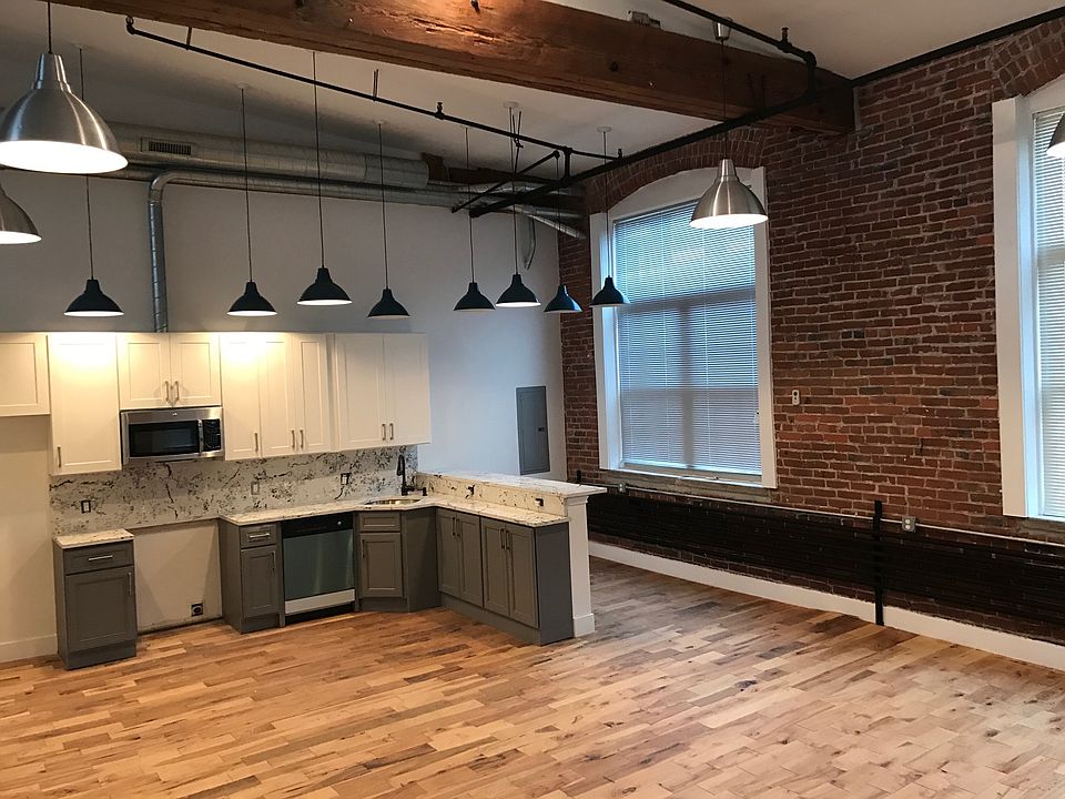 1st image of 1823 E Glenwood Ave #205