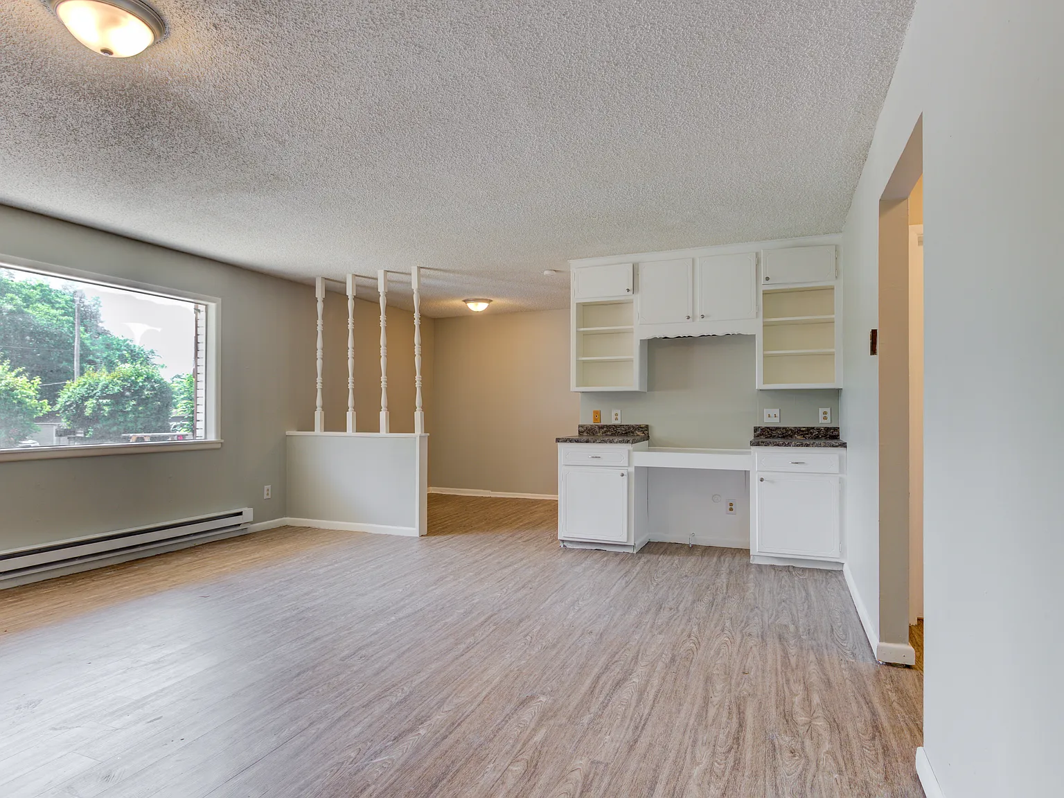 "The Grove" One & Two Bedroom Apartments — Photo 3