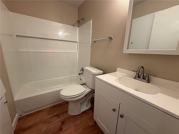 5th image of 1837 Horne Rd