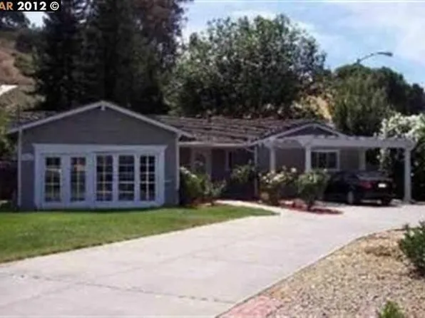 5112 Smith Dr, Martinez, CA 94553