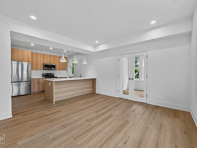 2527 W Ainslie St #3 — Photo 4