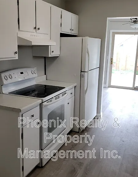1362 Tipperary St — Photo 8