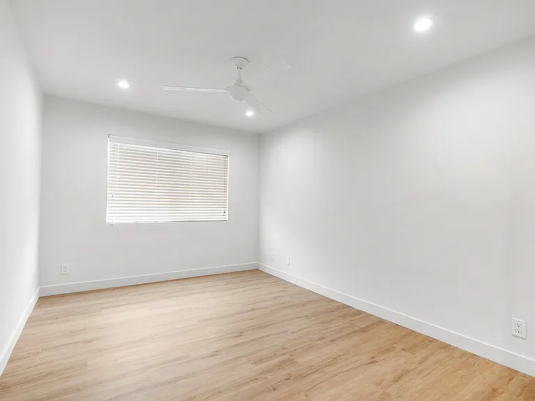 4053 W 23rd St #B — Photo 11