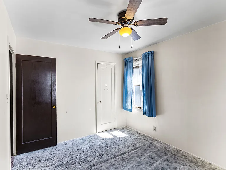 320 Clifford St — Photo 9